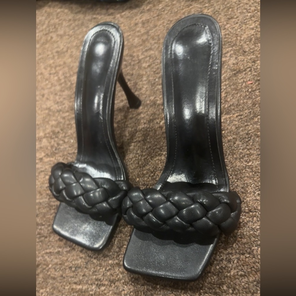 EUC size 39 women's braided sandal open tall black heel dress shoe